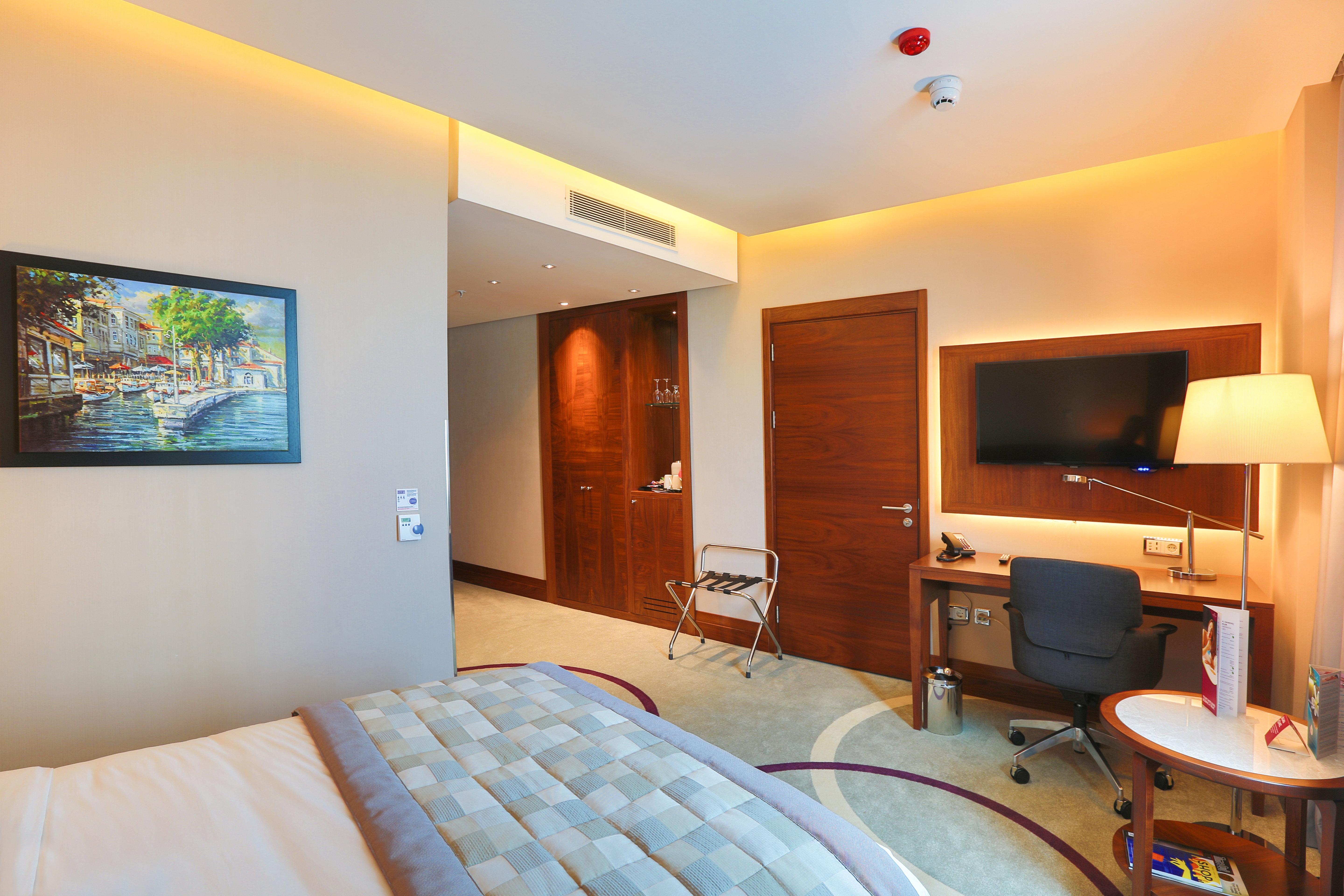 Crowne Plaza Istanbul Oryapark By Ihg Hotel Екстериор снимка