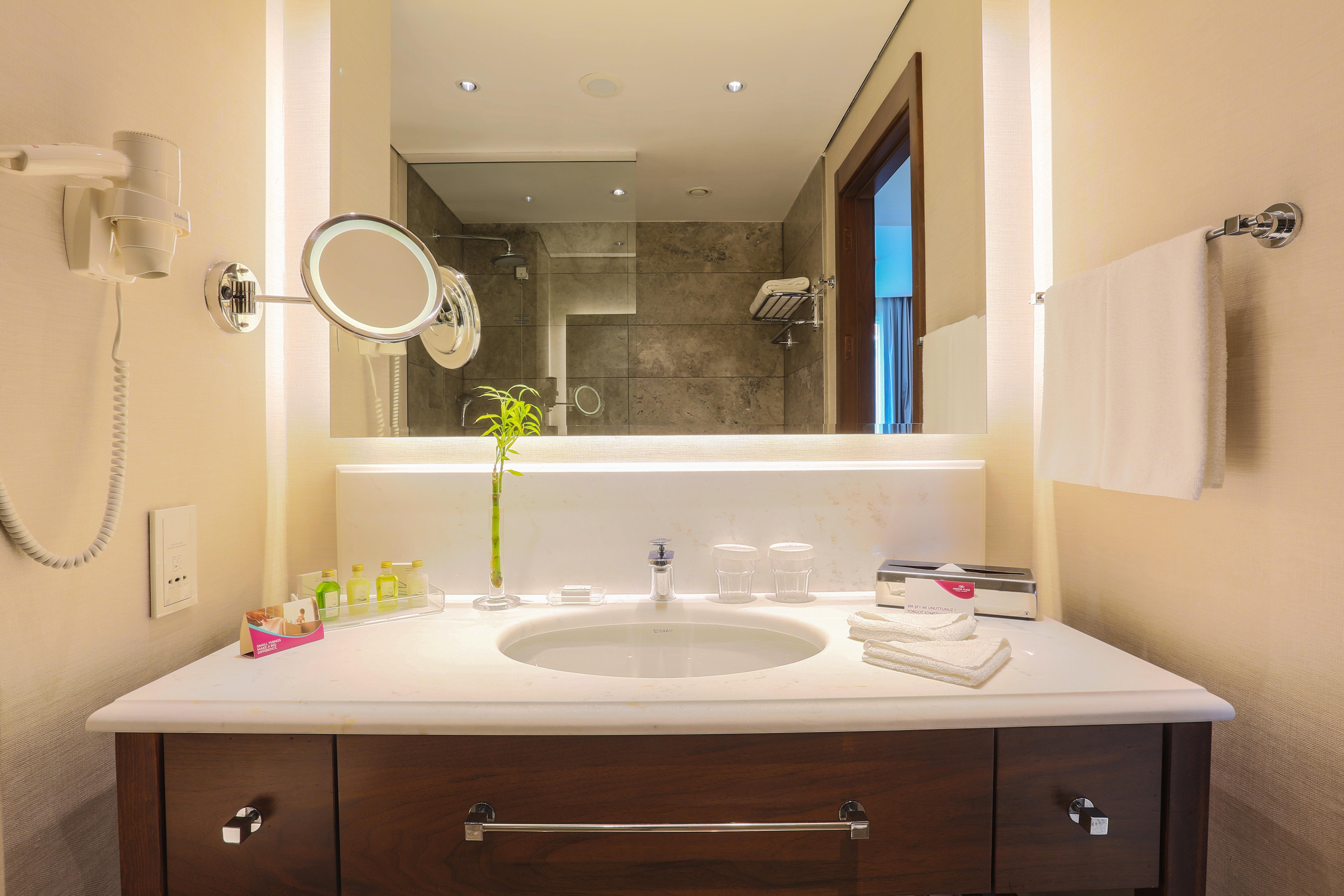 Crowne Plaza Istanbul Oryapark By Ihg Hotel Екстериор снимка