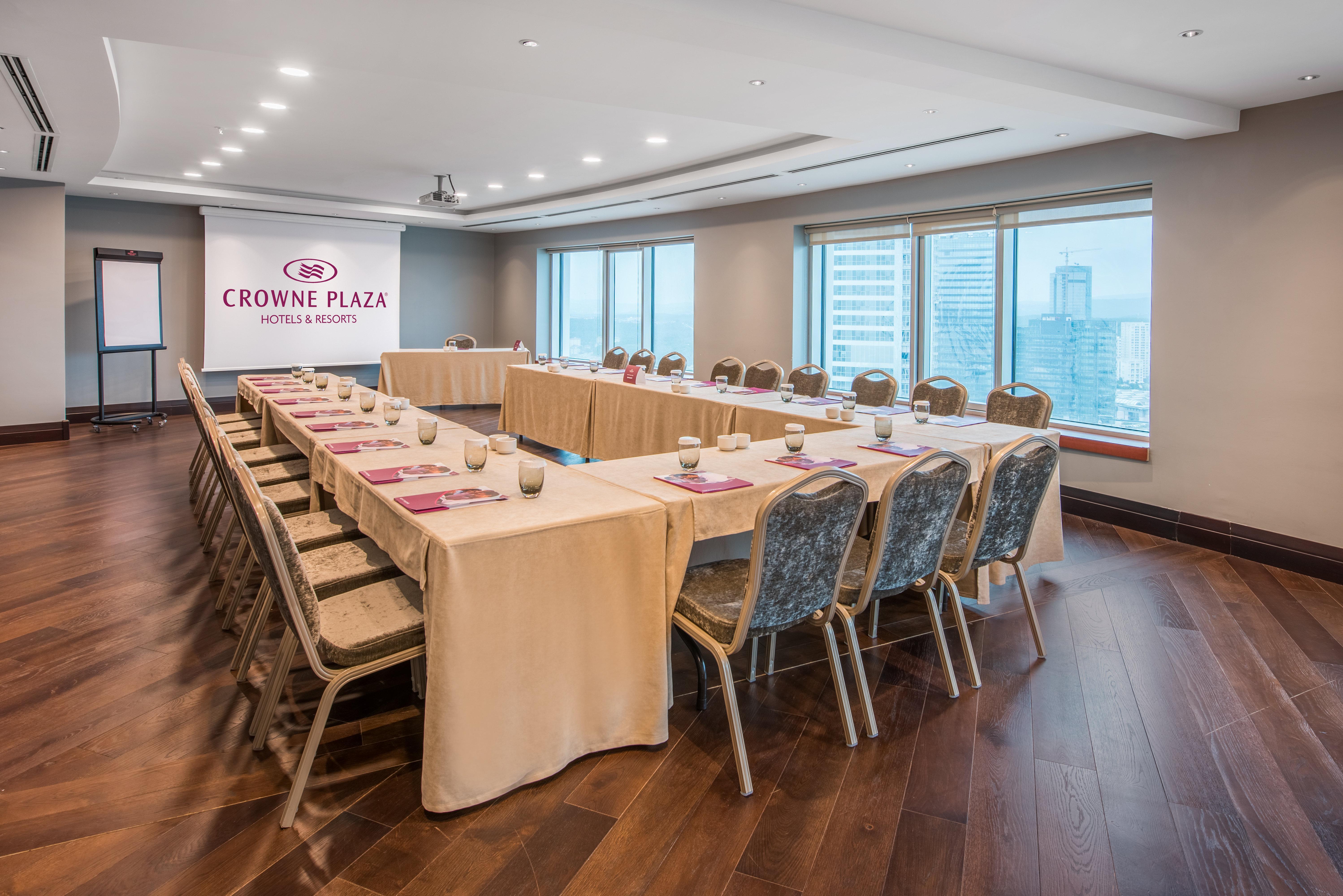 Crowne Plaza Istanbul Oryapark By Ihg Hotel Екстериор снимка
