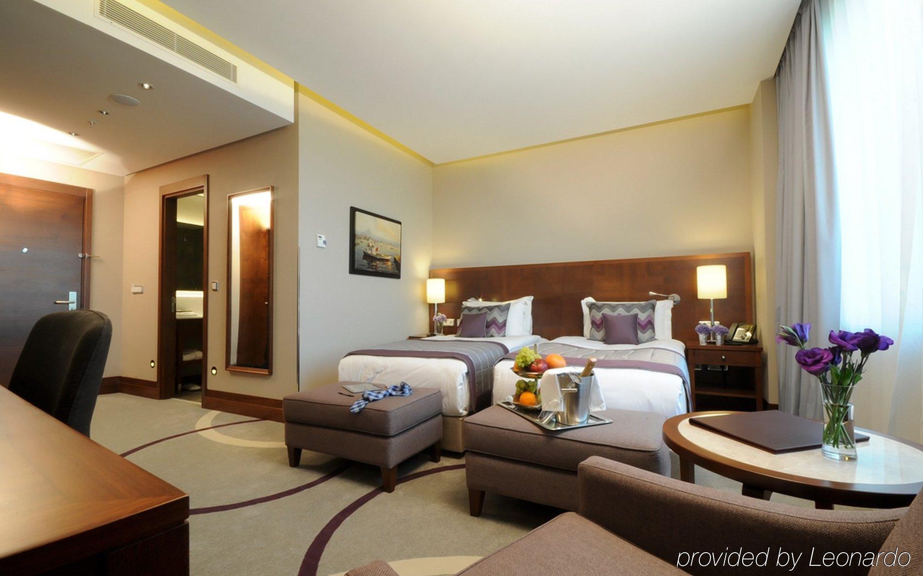 Crowne Plaza Istanbul Oryapark By Ihg Hotel Екстериор снимка